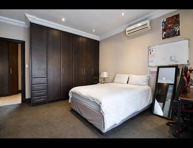 4 BEDROOM GOLF ESTATE FOR SALE IN BLUE VALLEY GOLF ESTATE
